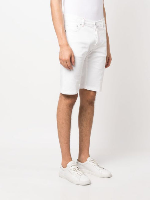 pantalones cortos vaqueros con parche de logotipo